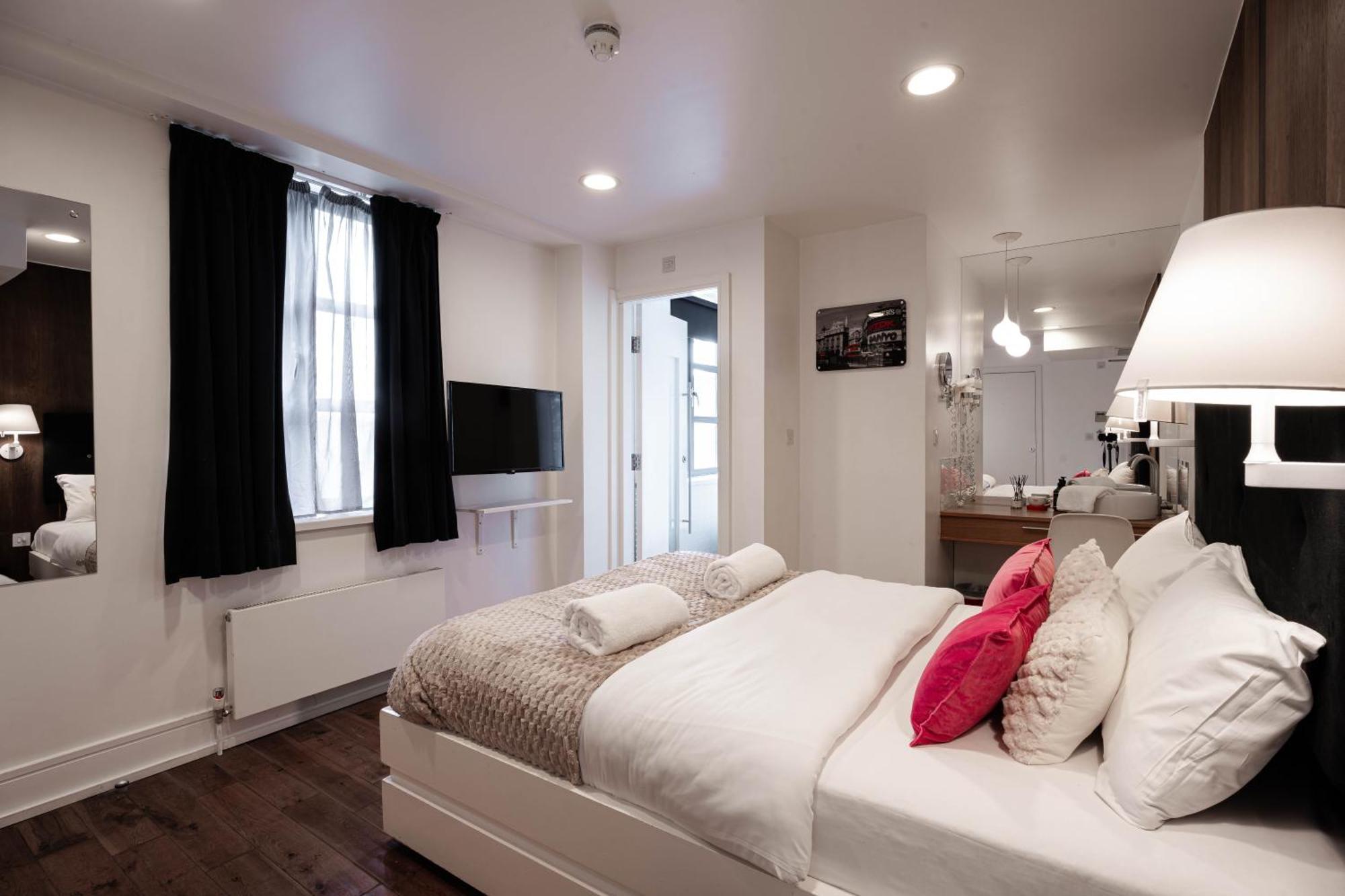 The Whitechapel Hotel London Bagian luar foto