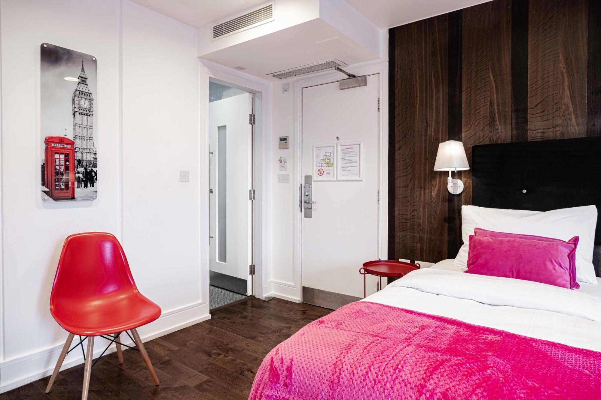 The Whitechapel Hotel London Bagian luar foto