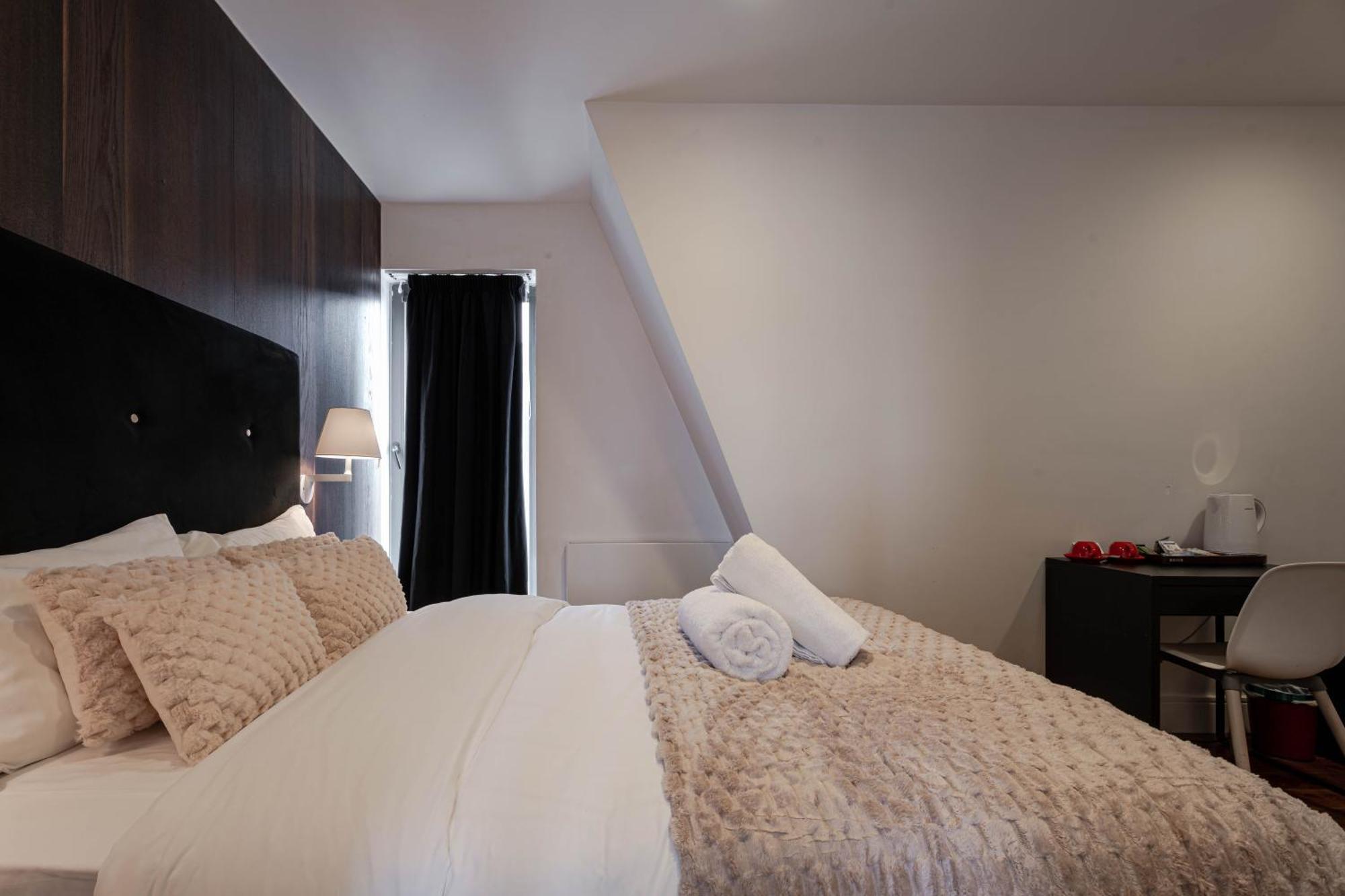 The Whitechapel Hotel London Bagian luar foto
