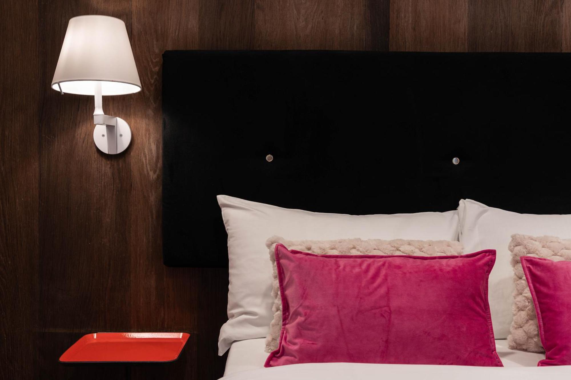 The Whitechapel Hotel London Bagian luar foto