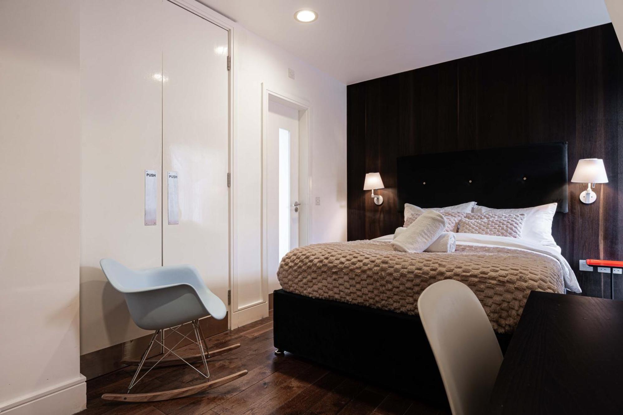 The Whitechapel Hotel London Bagian luar foto