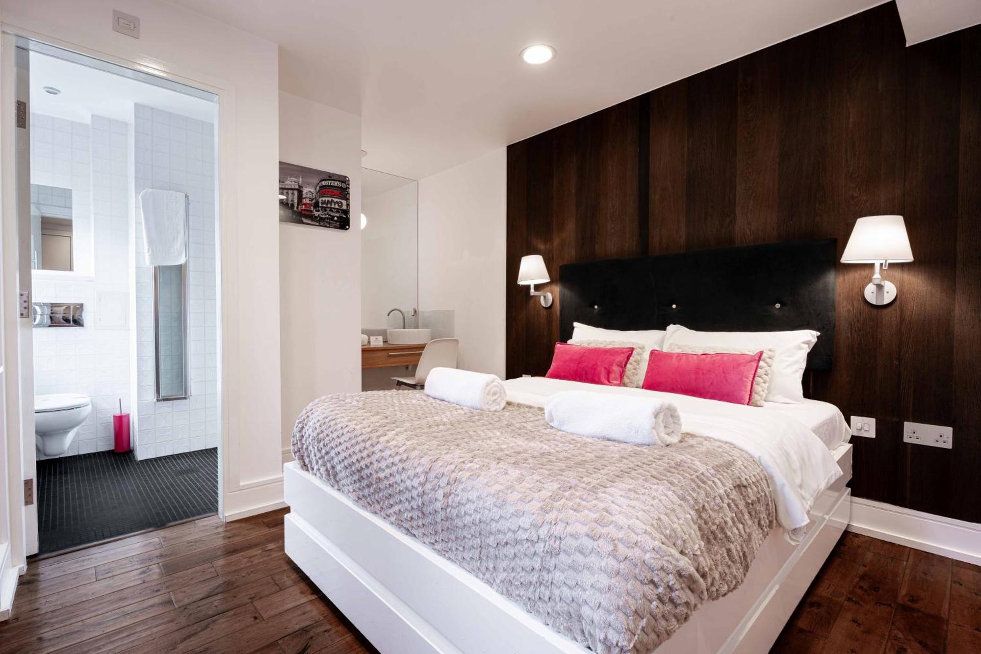 The Whitechapel Hotel London Bagian luar foto