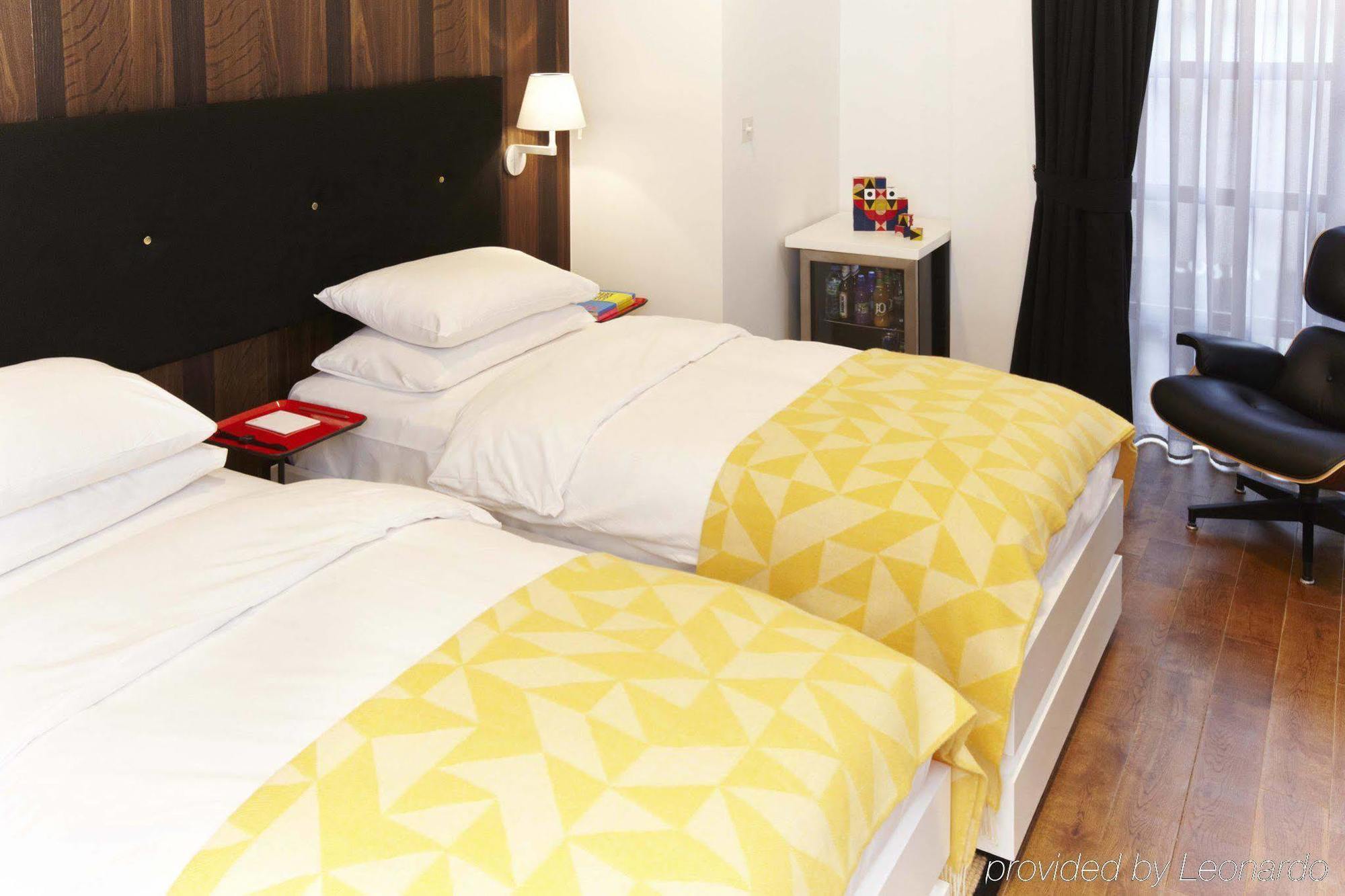 The Whitechapel Hotel London Bagian luar foto