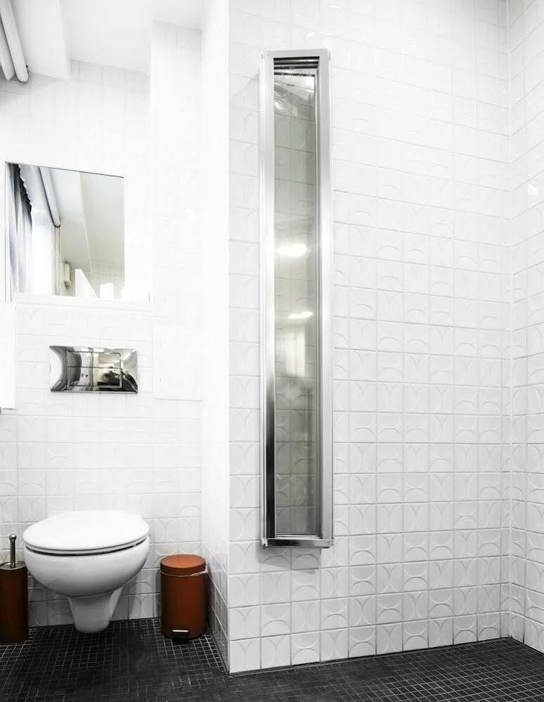 The Whitechapel Hotel London Bagian luar foto