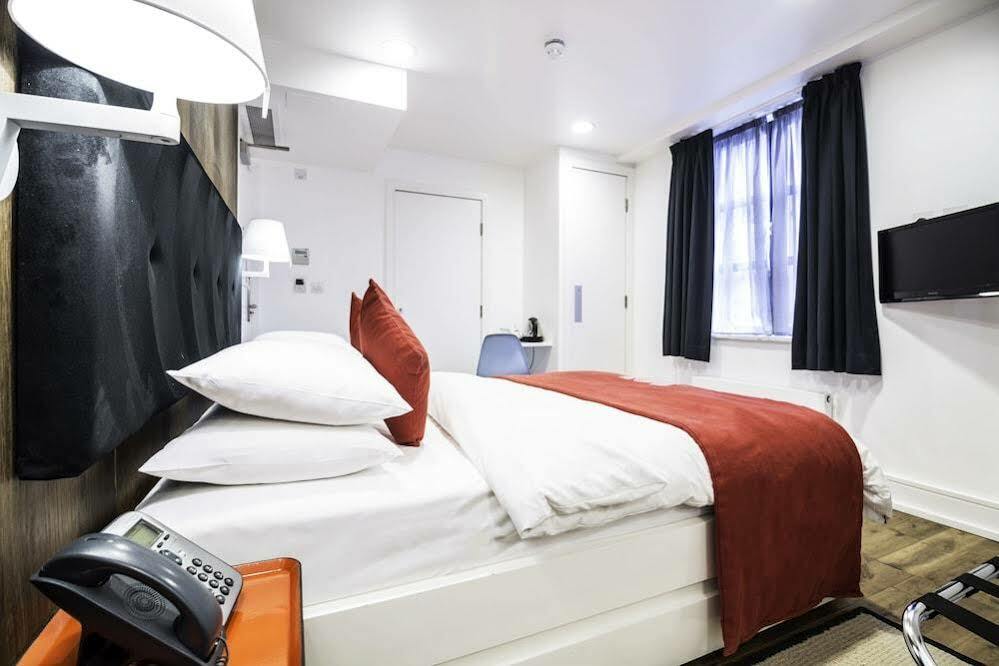 The Whitechapel Hotel London Bagian luar foto